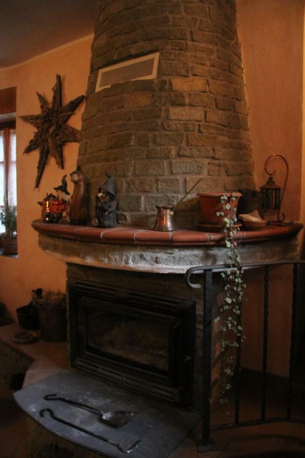 Bed & Breakfast Triora Medievale Exterior photo